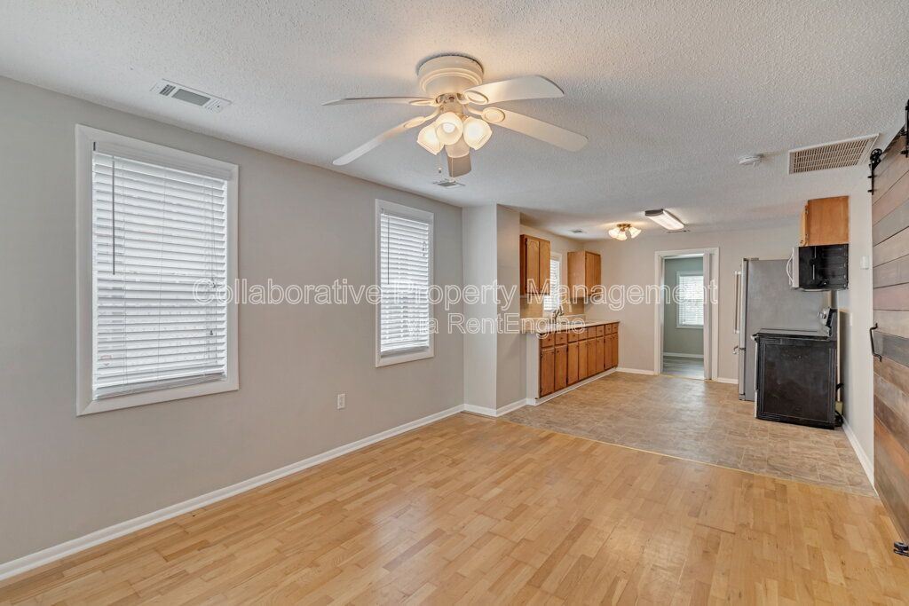 Updated 2 Bedroom, 1 Bath Bungalow in desirable Savannah Location property image