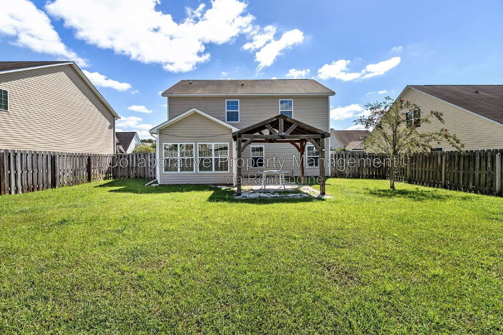 MOVE-IN SPECIAL! Enjoy 50% off of the first full month's rent. Must qualify and move in by 10/15! property image