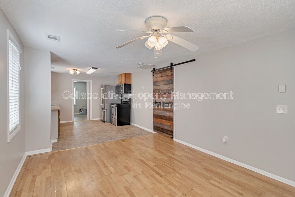 Updated 2 Bedroom, 1 Bath Bungalow in desirable Savannah Location property image
