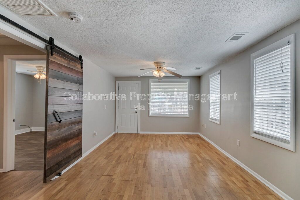 Updated 2 Bedroom, 1 Bath Bungalow in desirable Savannah Location property image