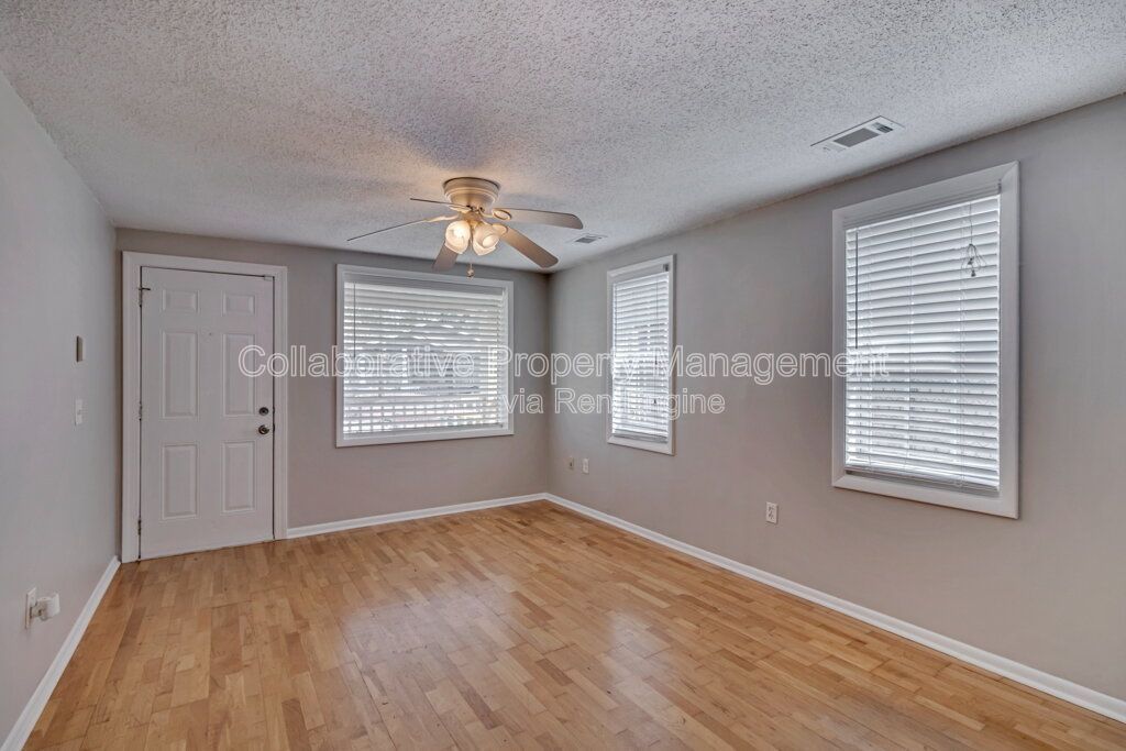 Updated 2 Bedroom, 1 Bath Bungalow in desirable Savannah Location property image