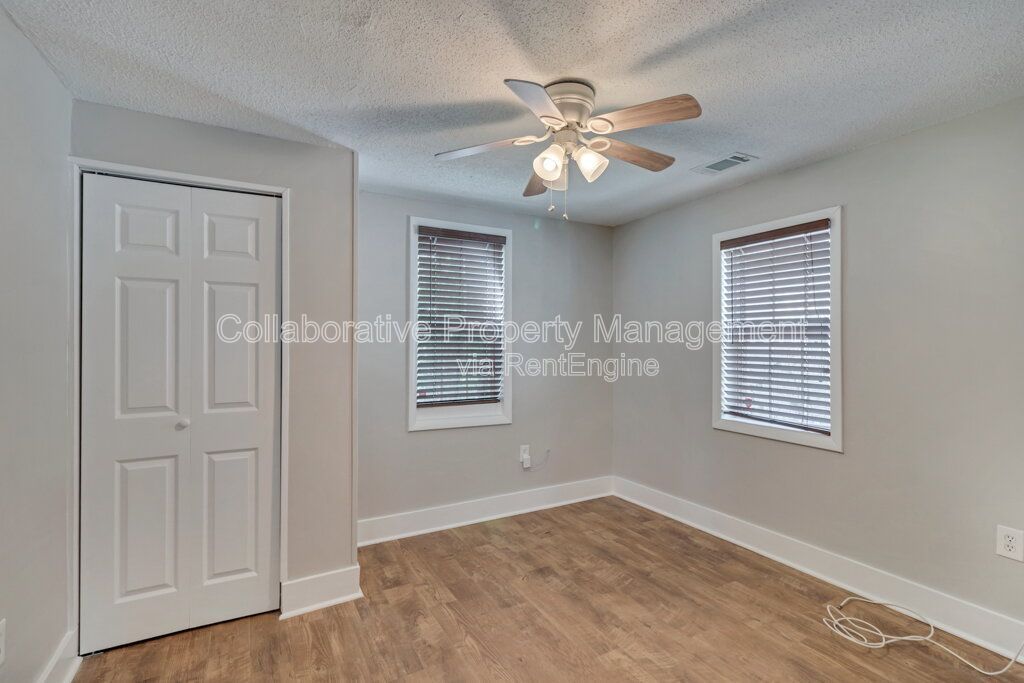 Updated 2 Bedroom, 1 Bath Bungalow in desirable Savannah Location property image