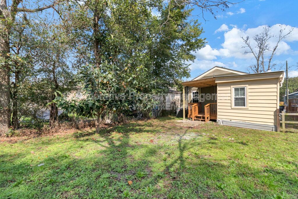 Updated 2 Bedroom, 1 Bath Bungalow in desirable Savannah Location property image