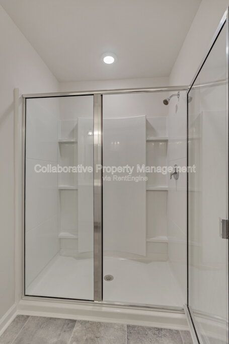 Beautiful, modern, townhome in the Hunt Club community only minutes from Pooler shopping. property image