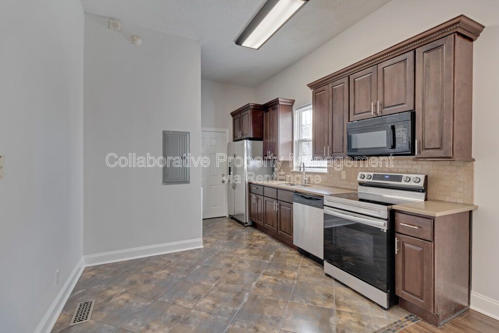 Updated 3 bed/2 bath property in downtown Savannah property image