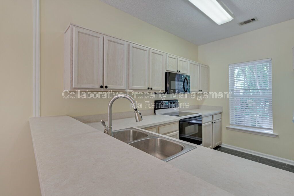 3 bedroom, 2.5-bath townhome located in the Henderson Golf Community property image