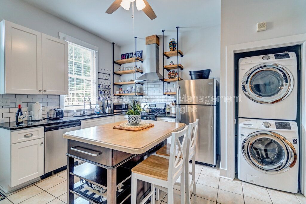 A Charming Fully Furnished Executive Rental in Downtown Savannah property image