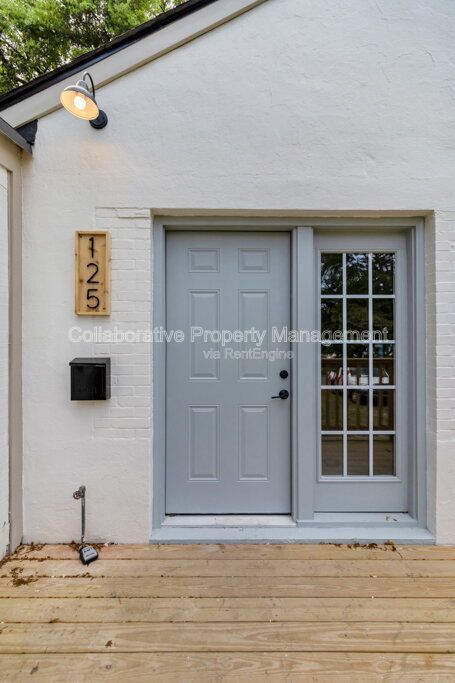 Centrally located, 2 bedroom, 1 bathroom duplex property image