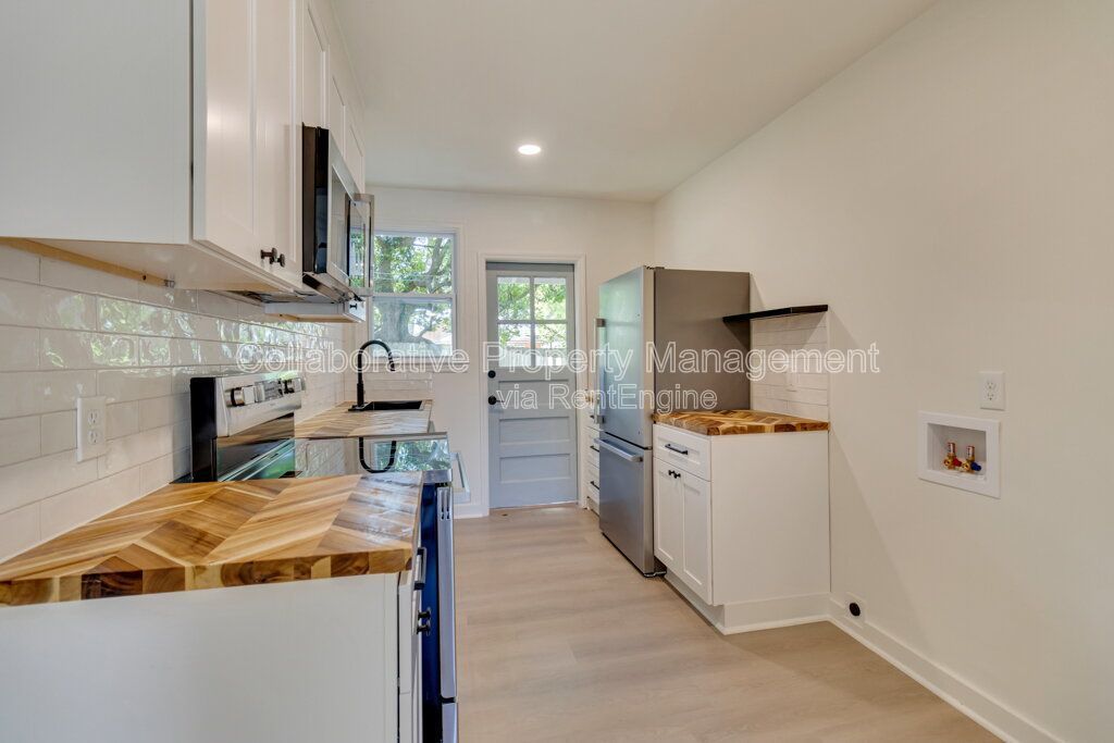 Centrally located, 2 bedroom, 1 bathroom duplex property image