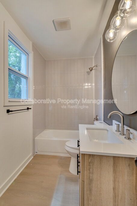 Centrally located, 2 bedroom, 1 bathroom duplex property image