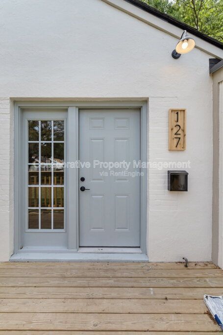 Centrally located, 2 bedroom, 1 bathroom duplex property image