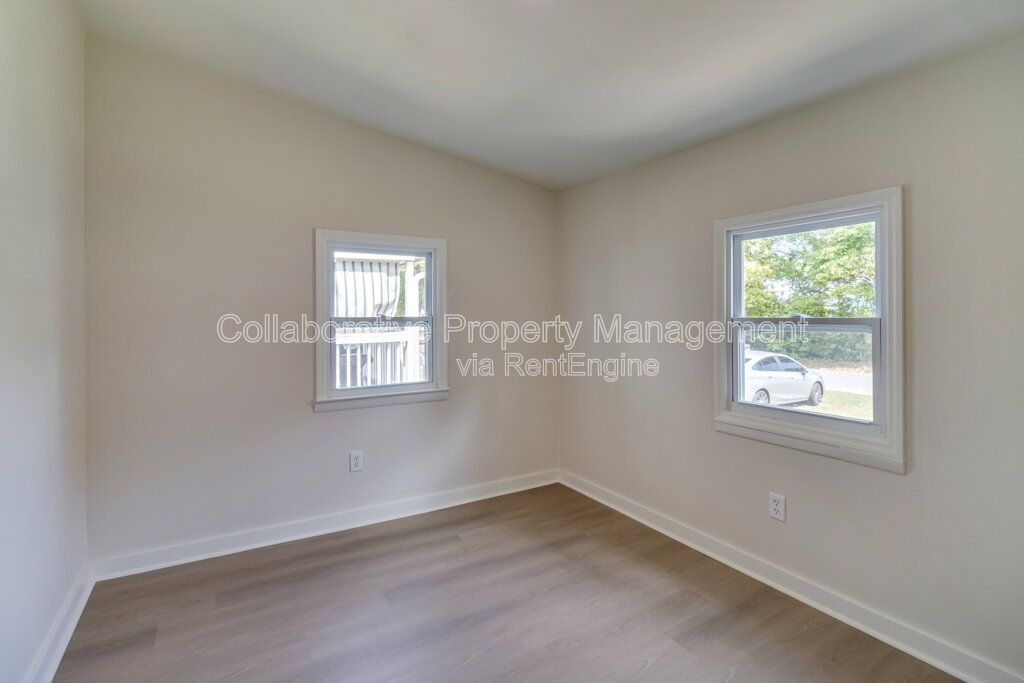Centrally located, 2 bedroom, 1 bathroom duplex property image