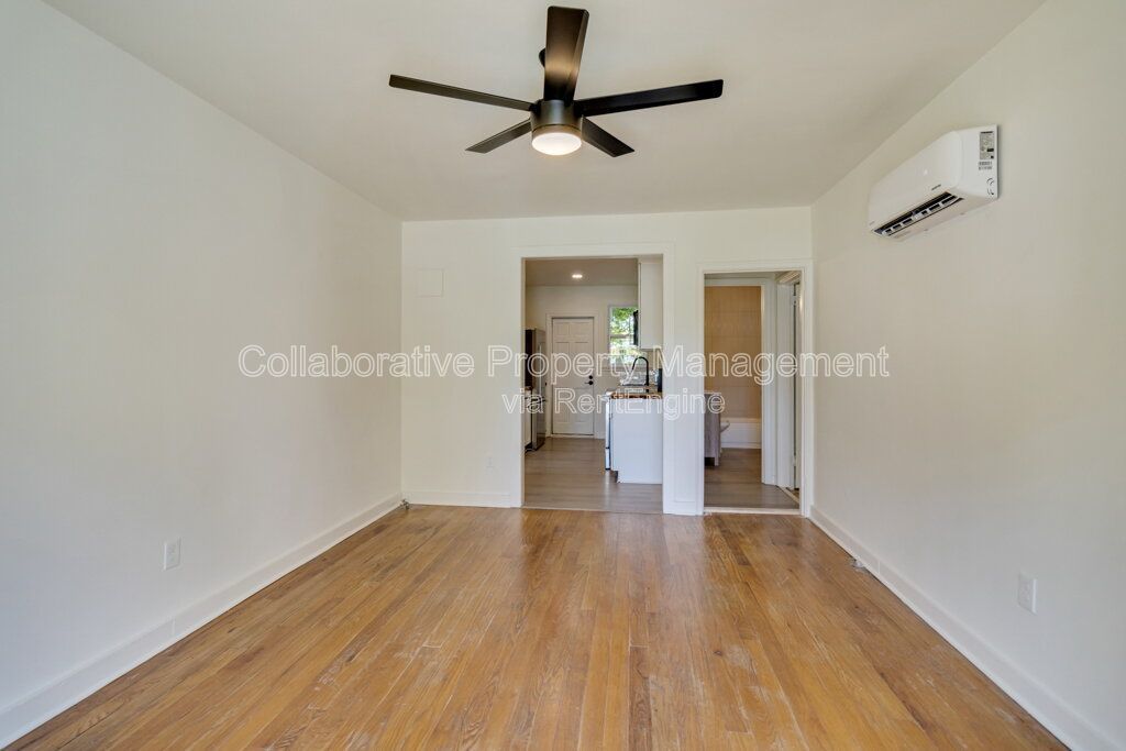Centrally located, 2 bedroom, 1 bathroom duplex property image