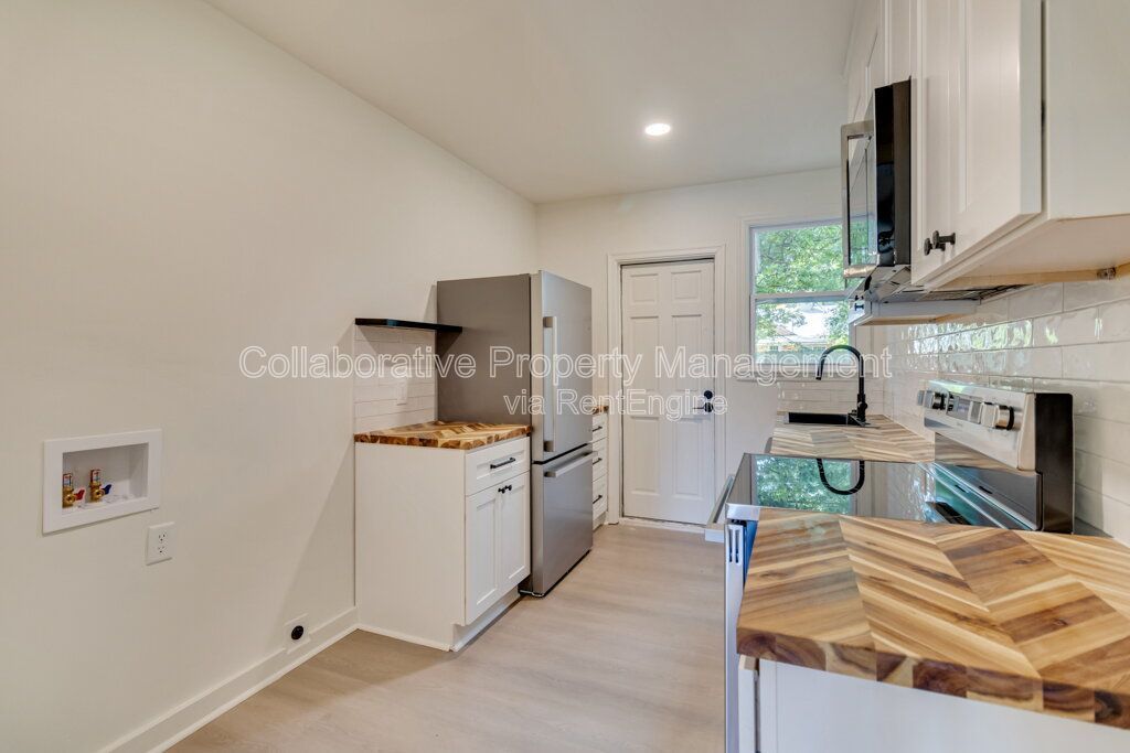Centrally located, 2 bedroom, 1 bathroom duplex property image
