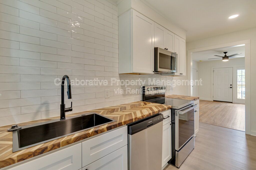 Centrally located, 2 bedroom, 1 bathroom duplex property image