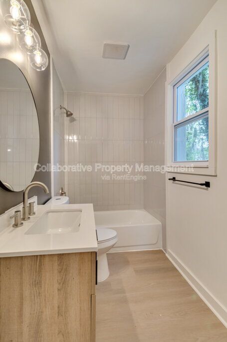 Centrally located, 2 bedroom, 1 bathroom duplex property image