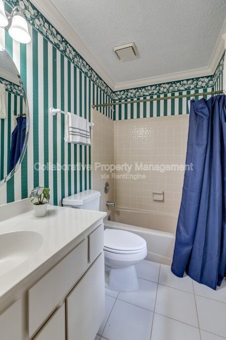 Beautifully updated 2 bedroom, 3 bathroom townhome in the Colonial Oaks community of Savannah property image