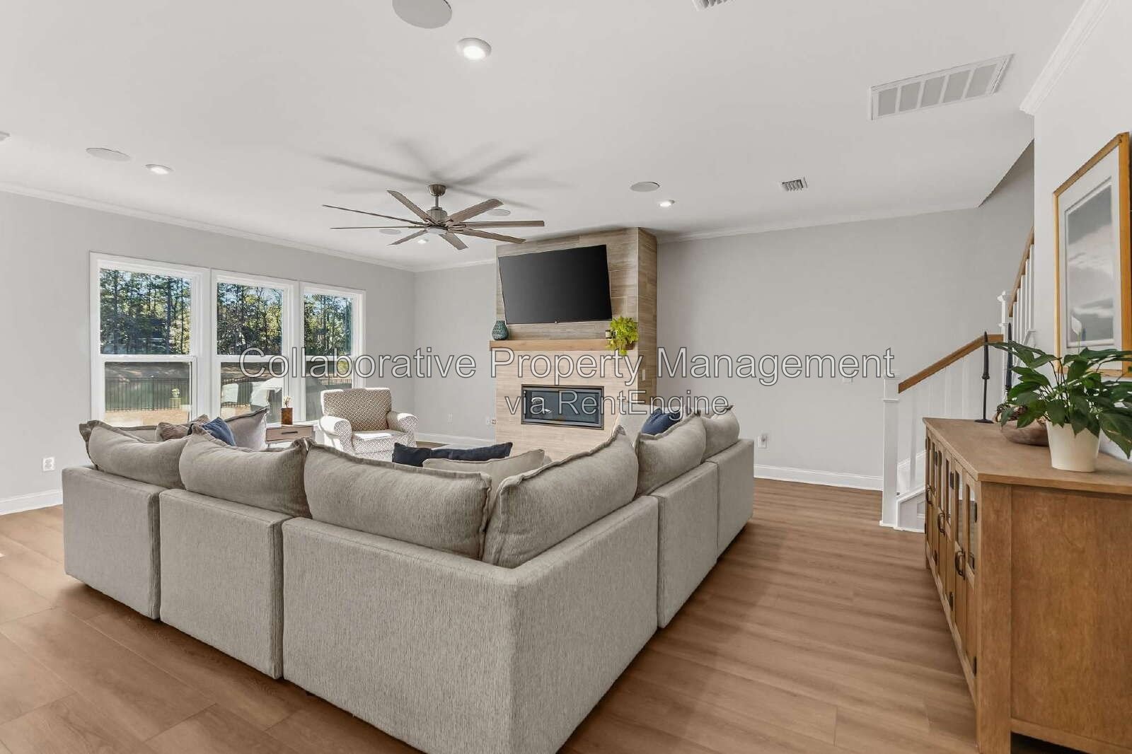 Gorgeous, 5  bedroom, 4.5 bathroom home in Waterways! property image