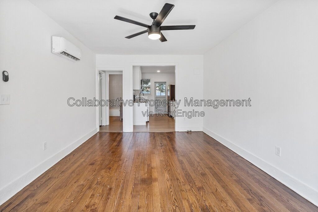 Welcome to 125 Hibsicus Avenue, a recently renovated 2 bedroom 1 bath apartment in one of Savannah’s most convenient locations. property image