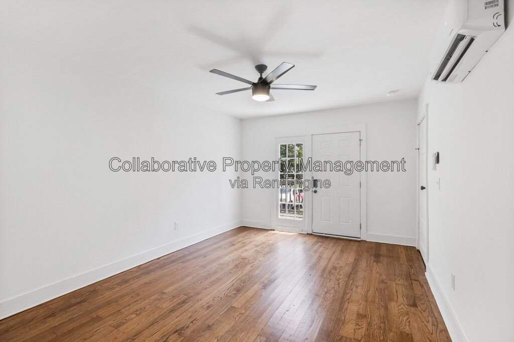 Welcome to 125 Hibsicus Avenue, a recently renovated 2 bedroom 1 bath apartment in one of Savannah’s most convenient locations. property image