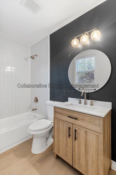 Welcome to 125 Hibsicus Avenue, a recently renovated 2 bedroom 1 bath apartment in one of Savannah’s most convenient locations. property image