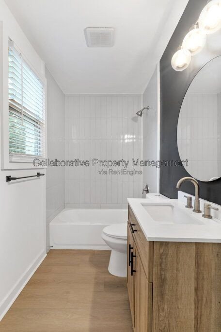 Welcome to 125 Hibsicus Avenue, a recently renovated 2 bedroom 1 bath apartment in one of Savannah’s most convenient locations. property image
