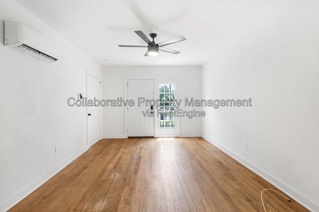 Welcome to 127 Hibsicus Avenue, a recently renovated 2 bedroom 1 bath apartment in one of Savannah’s most convenient locations. property image