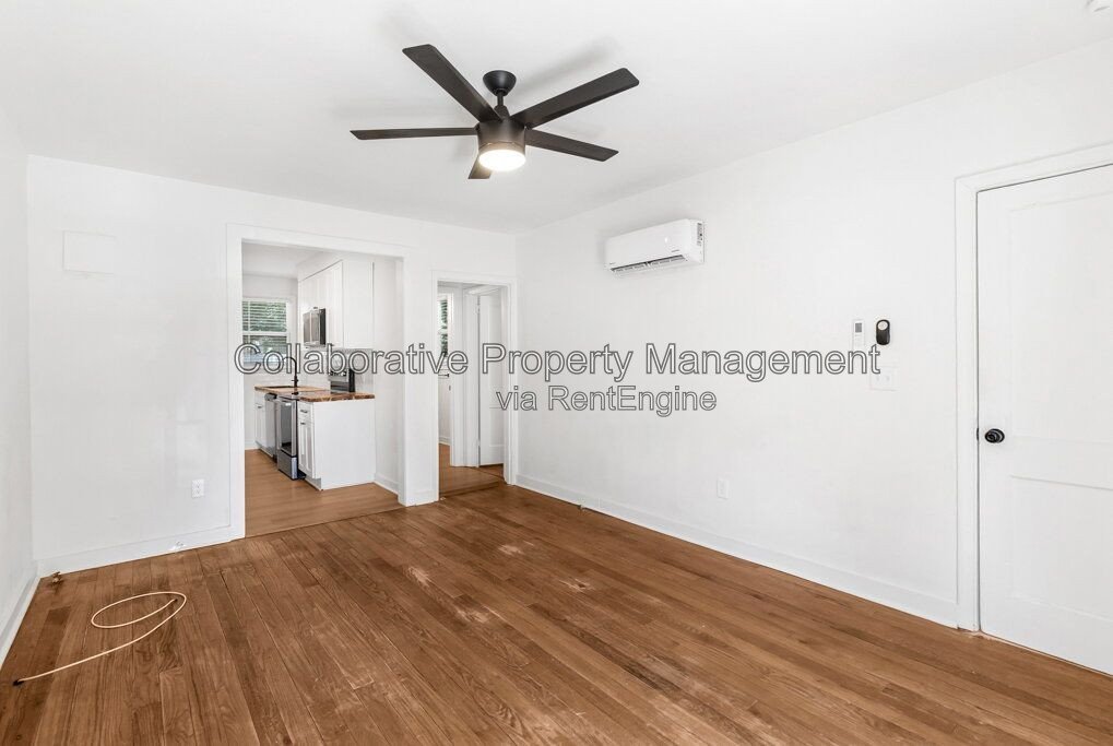 Welcome to 127 Hibsicus Avenue, a recently renovated 2 bedroom 1 bath apartment in one of Savannah’s most convenient locations. property image