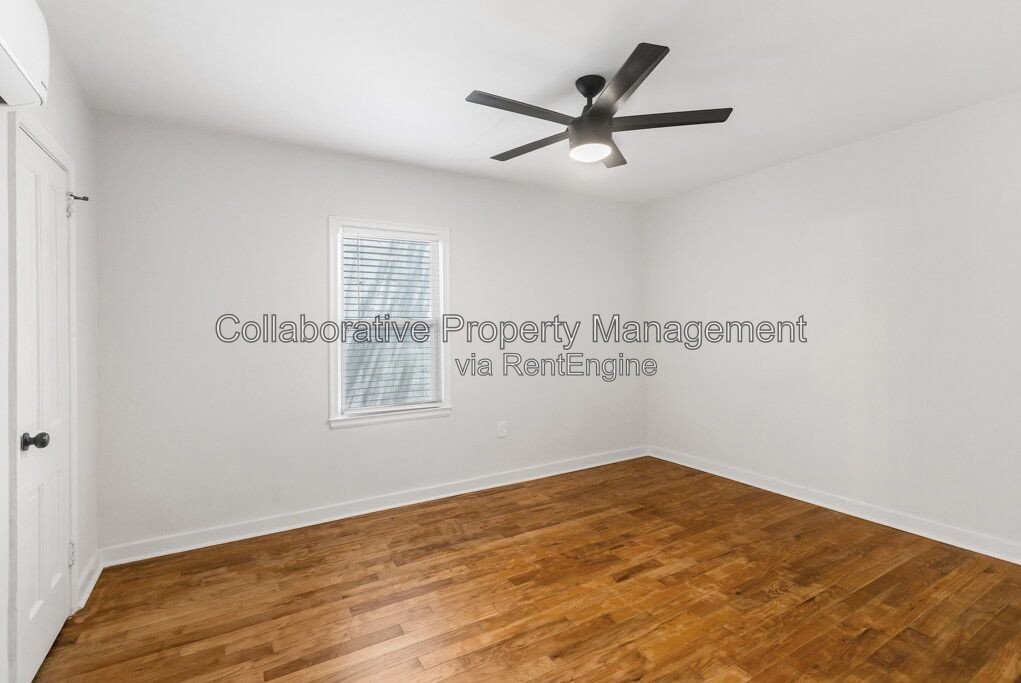 Welcome to 127 Hibsicus Avenue, a recently renovated 2 bedroom 1 bath apartment in one of Savannah’s most convenient locations. property image