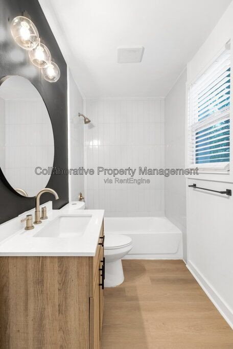 Welcome to 127 Hibsicus Avenue, a recently renovated 2 bedroom 1 bath apartment in one of Savannah’s most convenient locations. property image