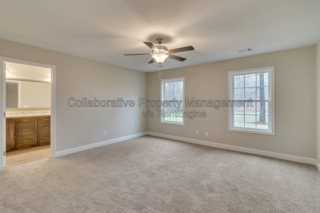 Well kept, one story, 4 bedroom, 2 bathroom home in Ellabell property image