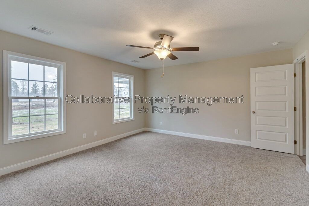 Well kept, one story, 4 bedroom, 2 bathroom home in Ellabell property image