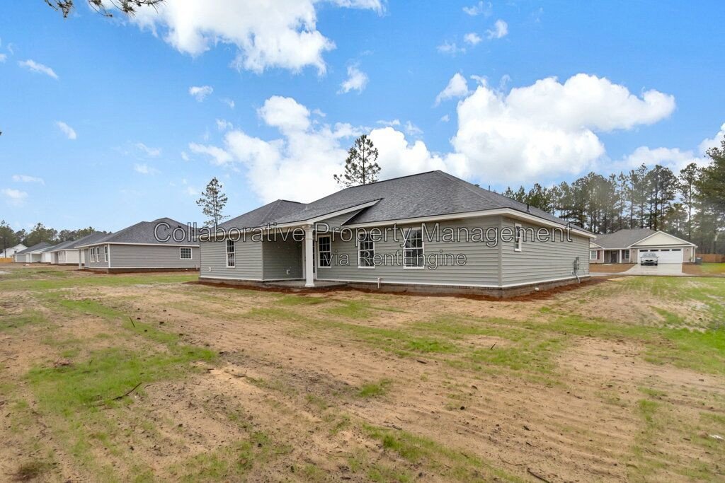 Well kept, one story, 4 bedroom, 2 bathroom home in Ellabell property image