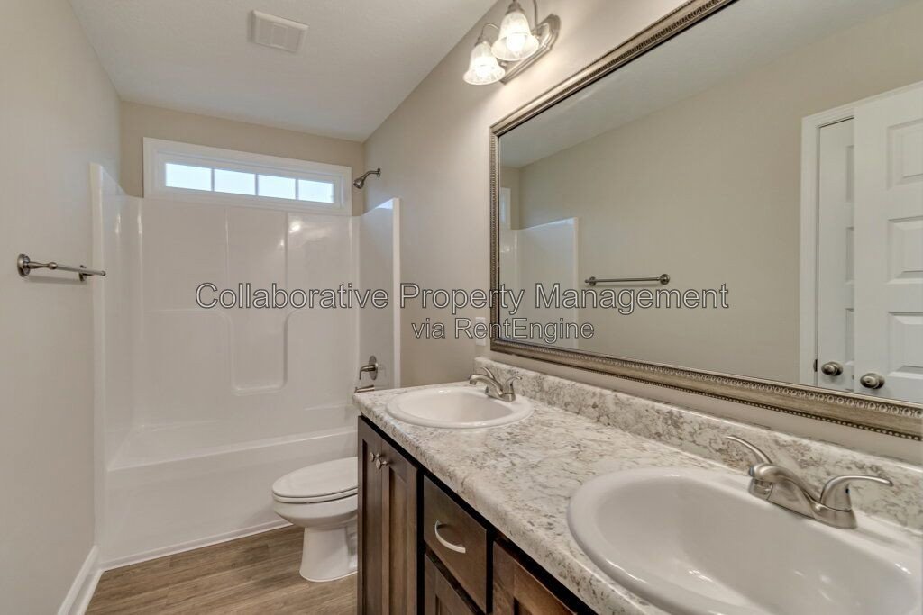 Well kept, one story, 4 bedroom, 2 bathroom home in Ellabell property image