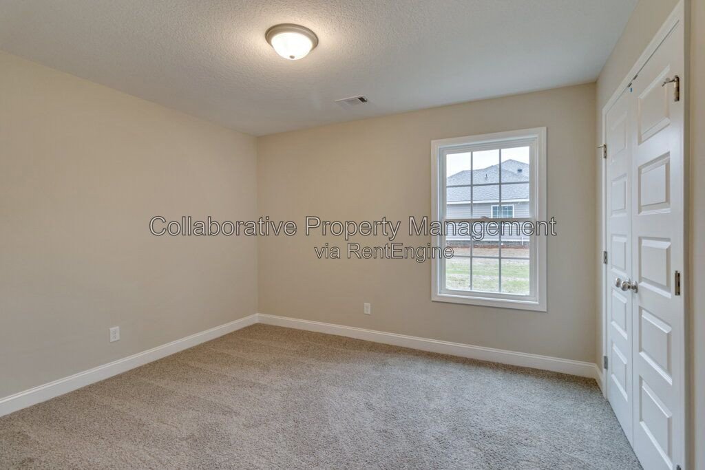 Well kept, one story, 4 bedroom, 2 bathroom home in Ellabell property image