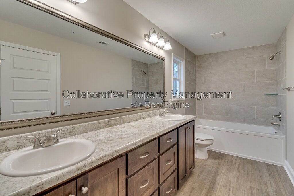 Well kept, one story, 4 bedroom, 2 bathroom home in Ellabell property image