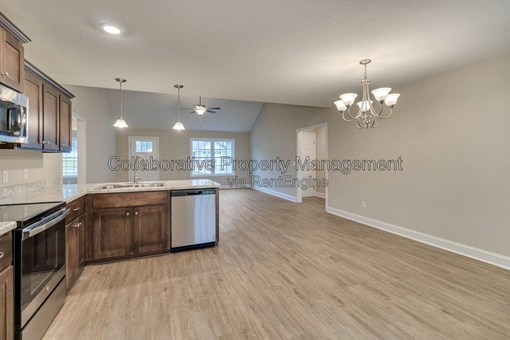 Well kept, one story, 4 bedroom, 2 bathroom home in Ellabell property image