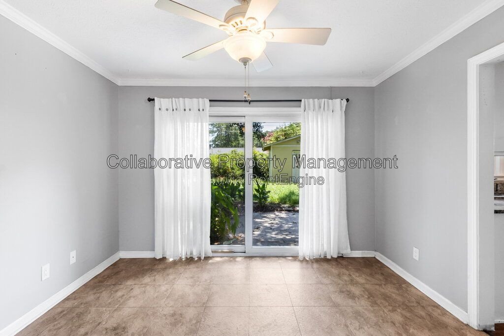 Charming, 3 bedroom, 1.5 bathroom ranch on large fenced lot in mid town Savannah! property image