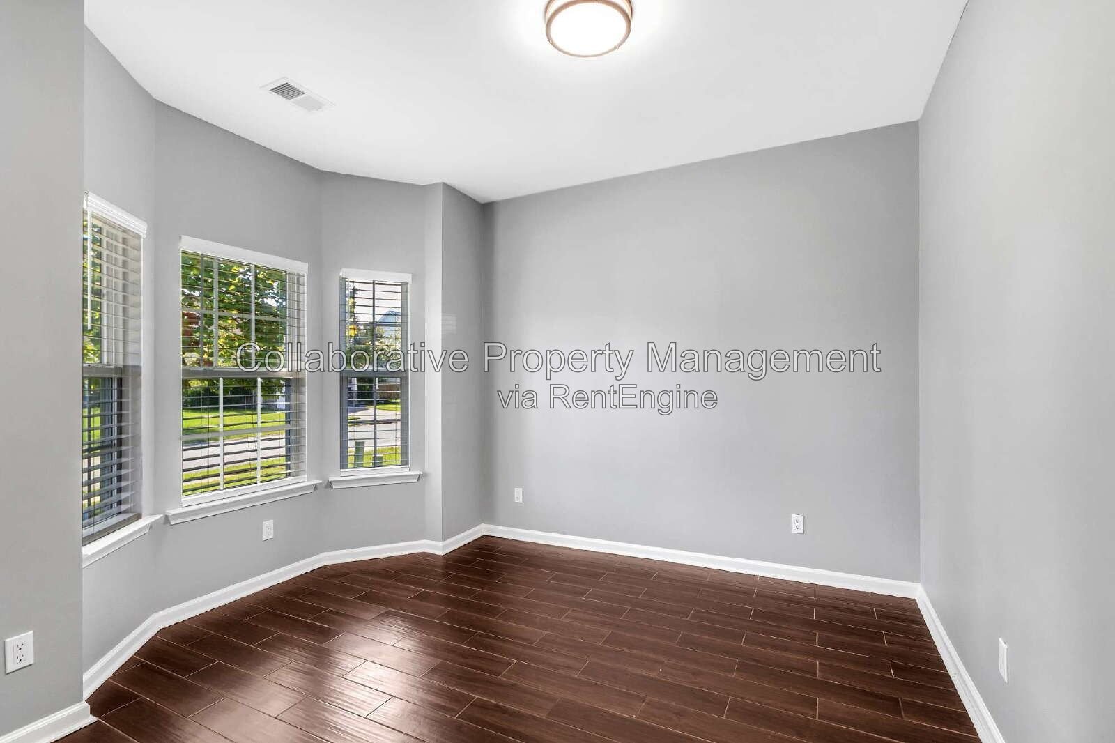 MOVE-IN SPECIAL! Enjoy 50% off of the first full month's rent. Must qualify and move in by 10/15! property image