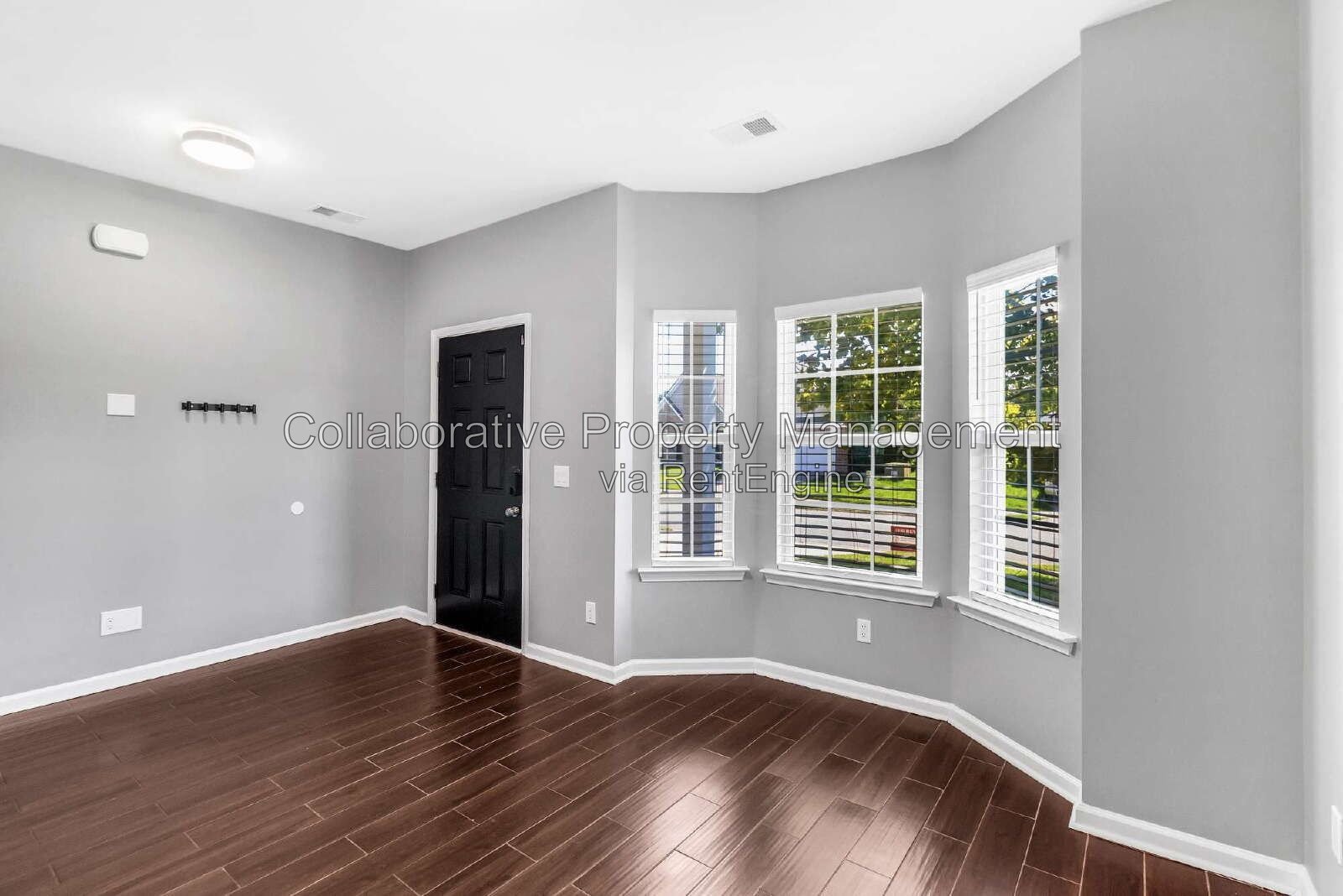 MOVE-IN SPECIAL! Enjoy 50% off of the first full month's rent. Must qualify and move in by 10/15! property image