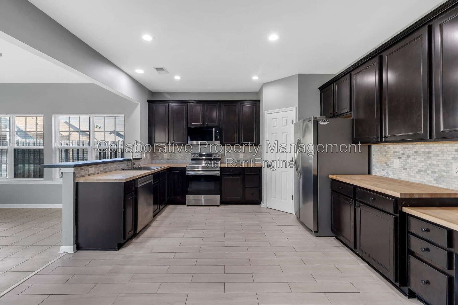 MOVE-IN SPECIAL! Enjoy 50% off of the first full month's rent. Must qualify and move in by 10/15! property image